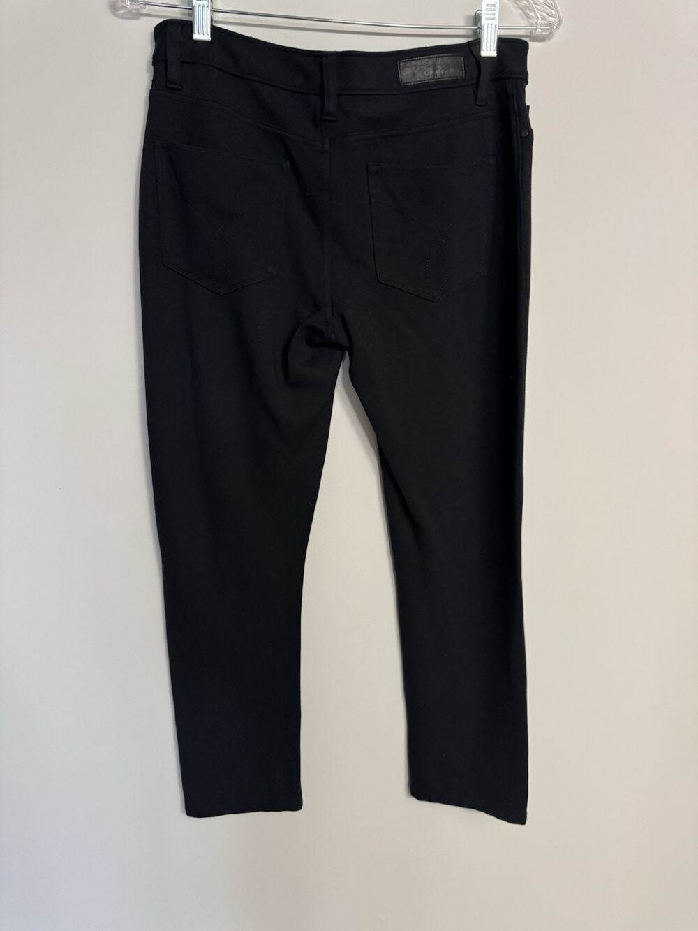 Calvin Klein Women’s Cropped Black Pant Size 6 Flat Front Stretch